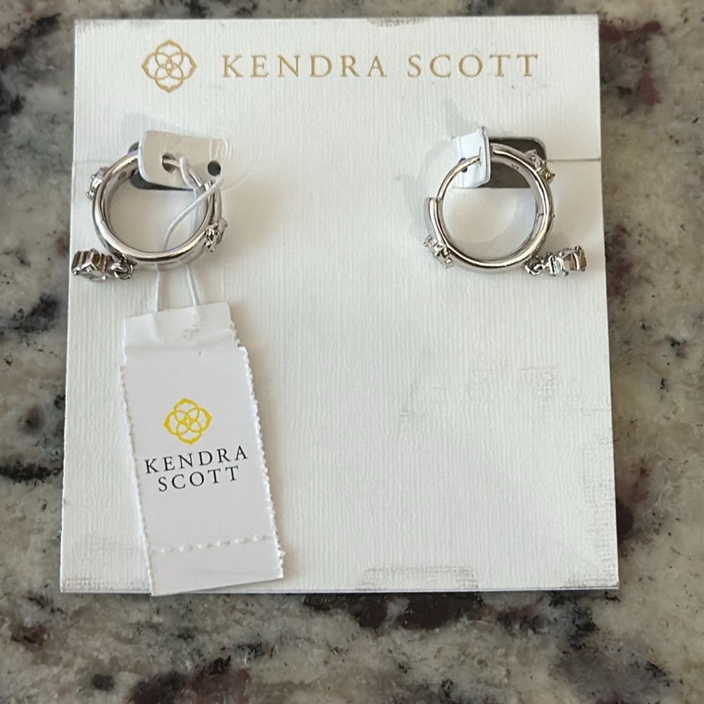 Kendra Scott Joelle Huggie Earrings